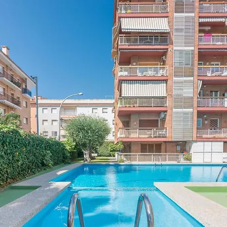 Апартаменты Homeholidaysrentals Amaral Пинеда-де-Мар