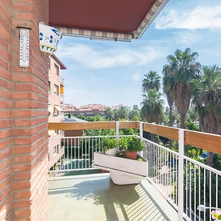Апартаменты Homeholidaysrentals Amaral Пинеда-де-Мар