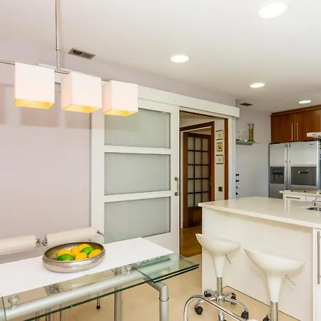 Homeholidaysrentals Amaral * Пинеда-де-Мар