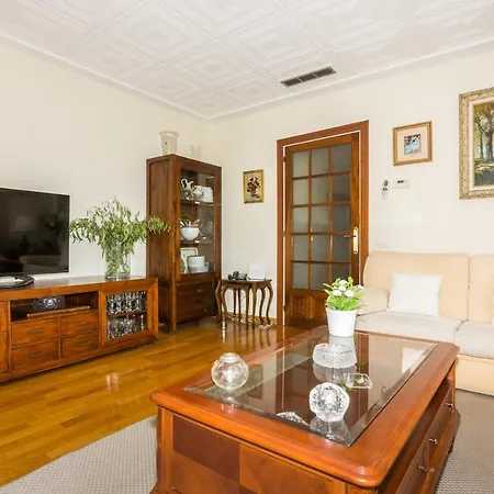 Homeholidaysrentals Amaral アパート